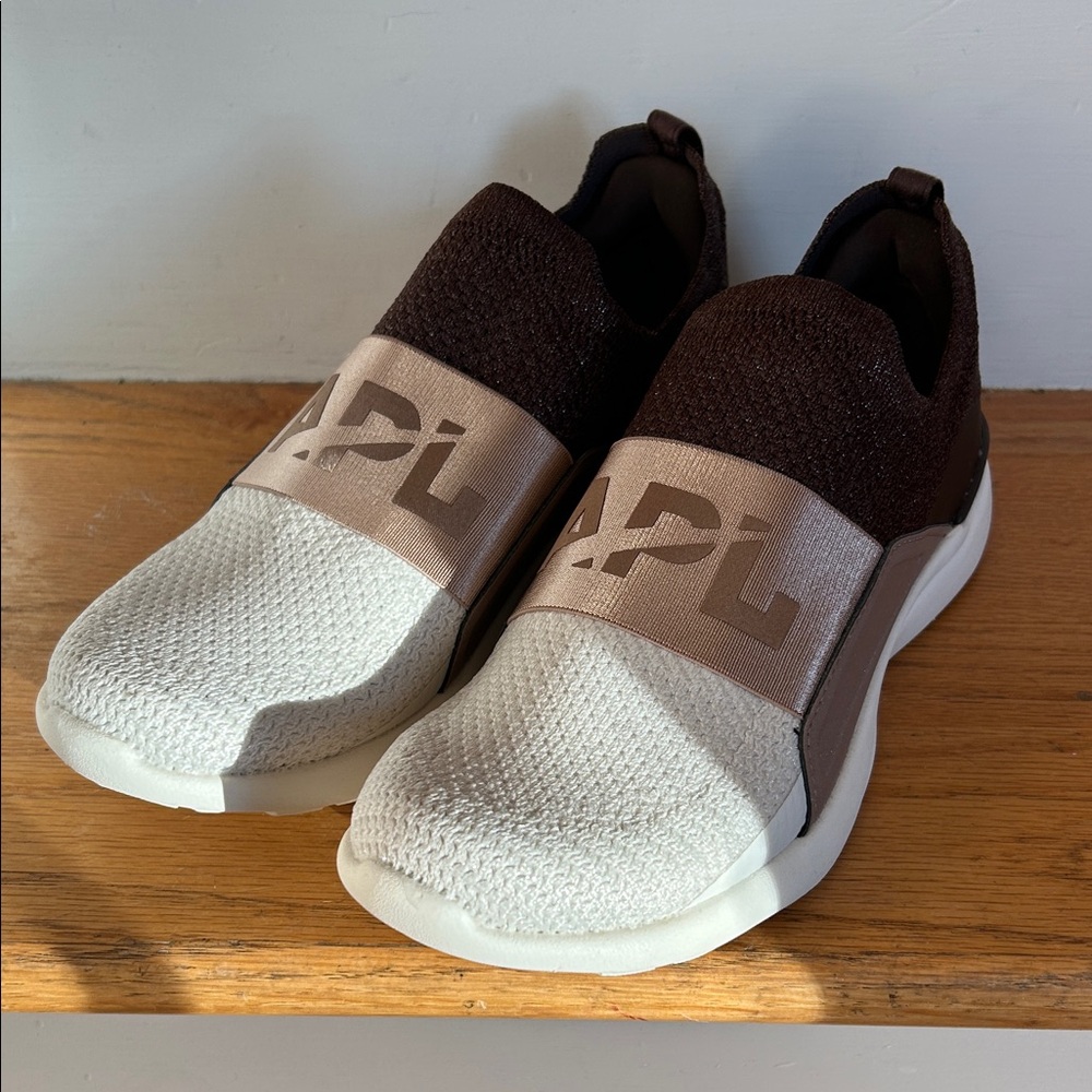 Women’s APL Techloom Bliss shoes. 7.5